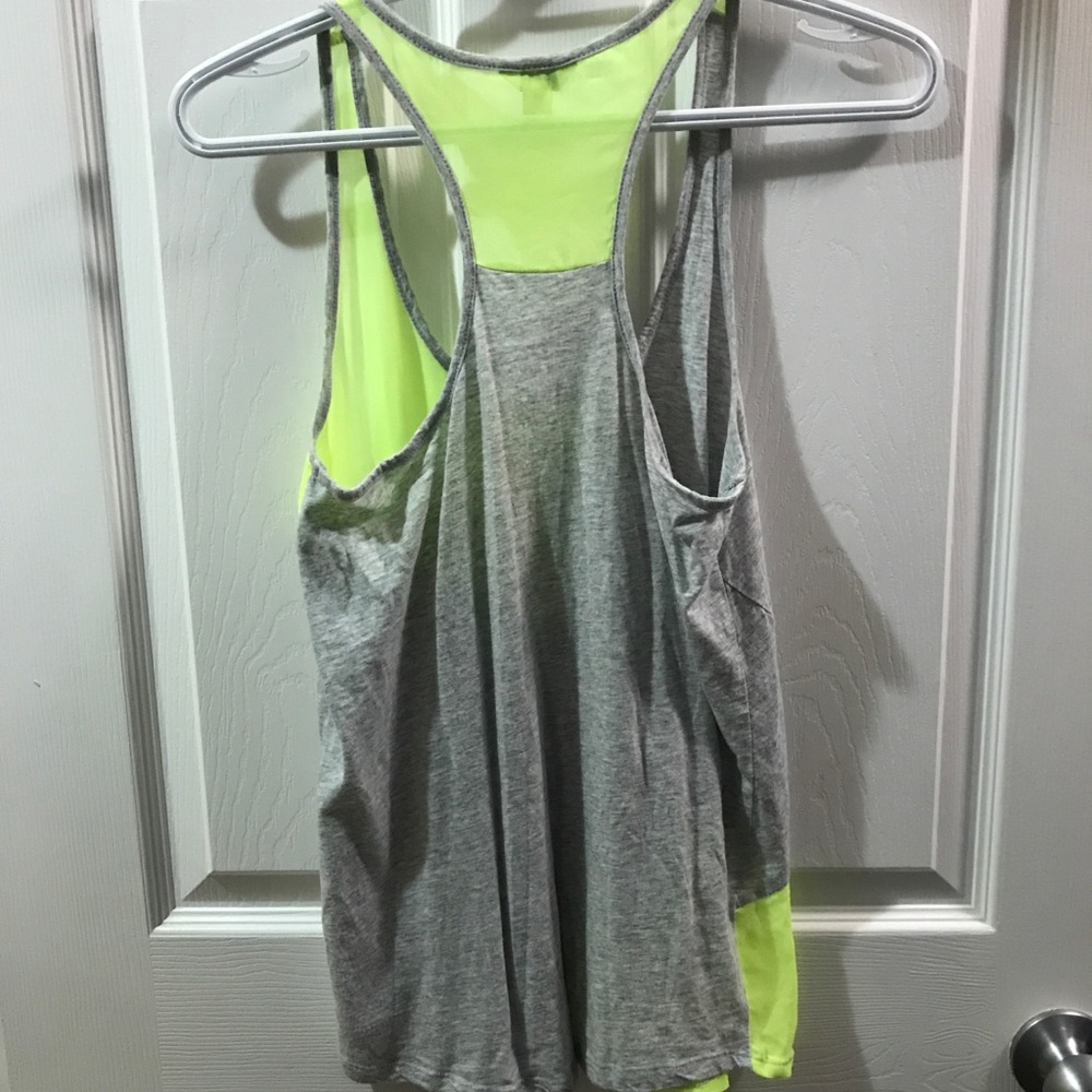 Guess Tank - Picture 2 of 7